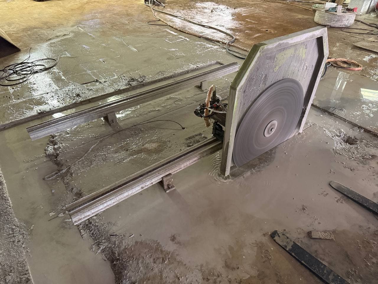 concrete slab cutting